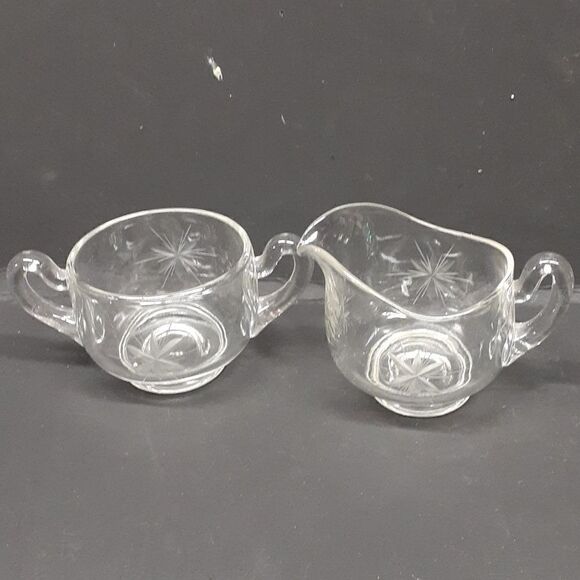 Crysyal etched cream & sugar set. - Picture 1 of 7